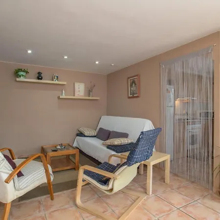 Sleeps 2 Apartment *