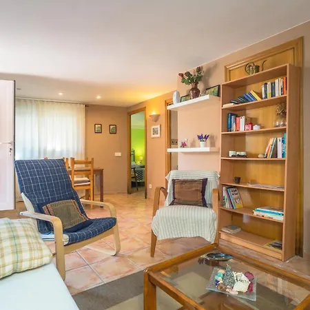Apartment Sleeps 2 *