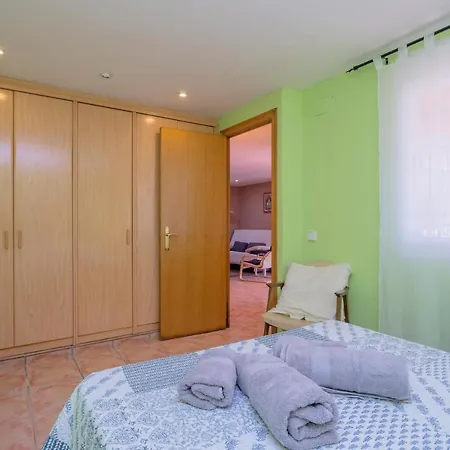 Sleeps 2 Apartment