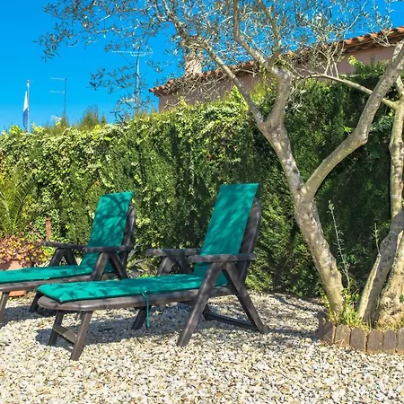 Sleeps 2 Apartment Begur